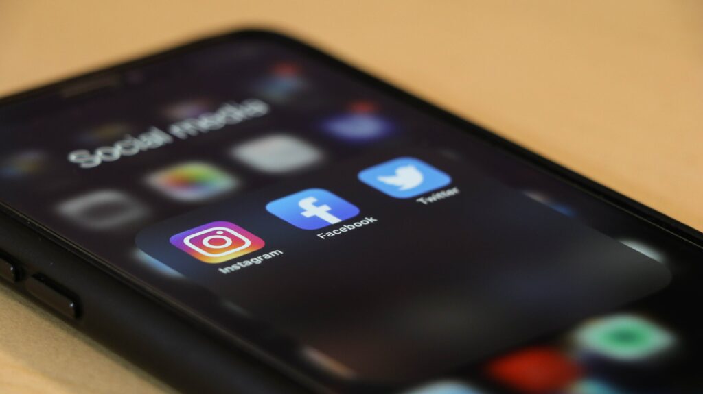 Top 5 Benefits of Leveraging the Power of Social Media to Promote a Press Release 2 dole777 EQSPI11rf68 unsplash