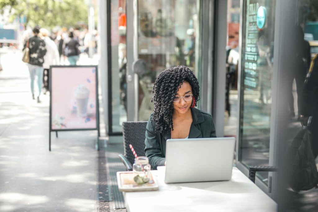 10 Steps to a Winning Press Release Headline 4 pexels andrea piacquadio 3768894