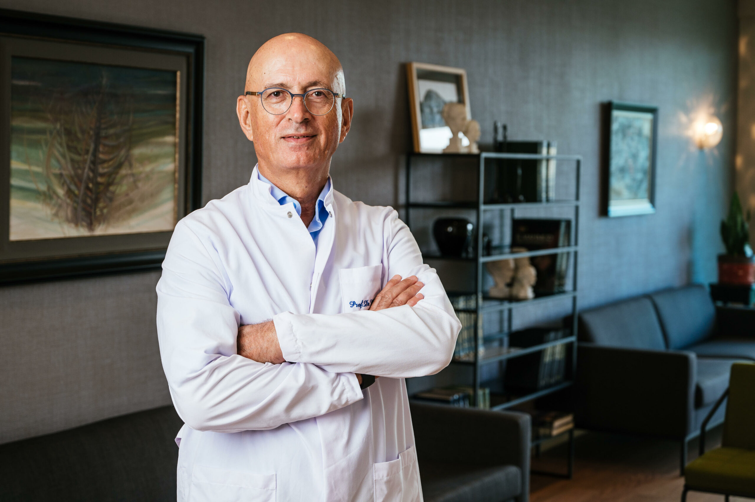 Pioneering Spinal Health with Prof. Dr. Yunus Aydın’s Microdiscectomy and Spinal Canal Stenosis Surgery